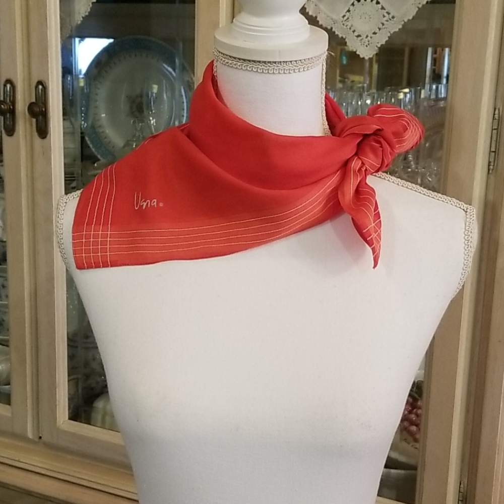 Vintage Vana 24.5 x 23.5 Scarf